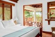 Hôtel Couples Swept Away